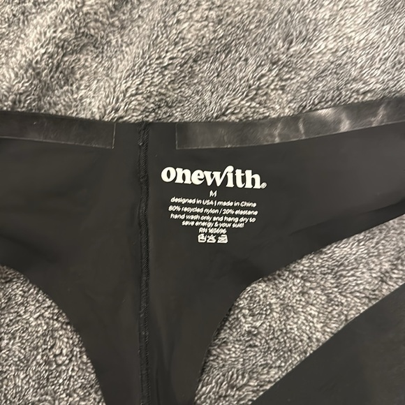 Onewith Huntington Thong bikini bottoms size MEDIUM - Picture 3 of 3